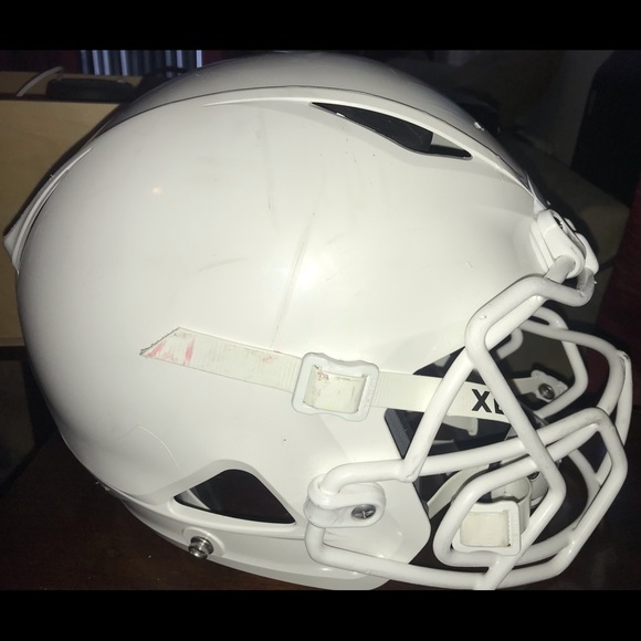 *Xenith shadow, size medium, varsity helmet - Picture 5 of 7